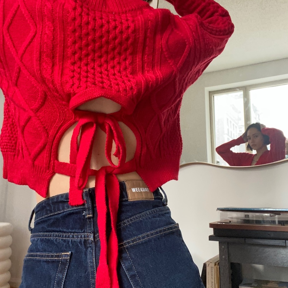 Superdown red knit v neck open back sweater worn once size Small